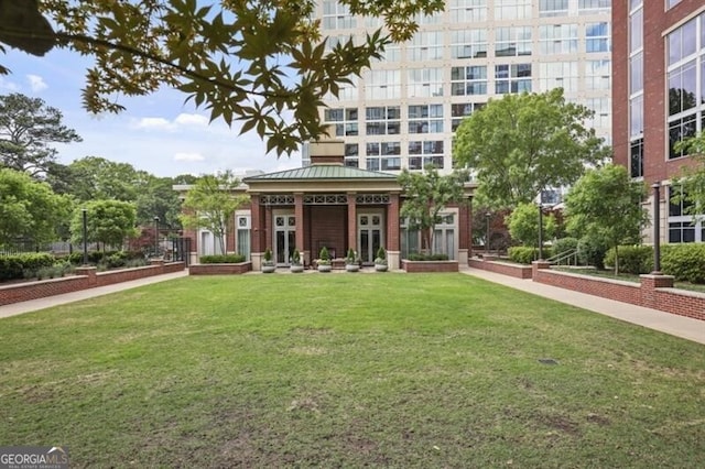 1820 Peachtree St Unit 311, Atlanta, GA 30309 - surrounding community with a yard and a gazebo
