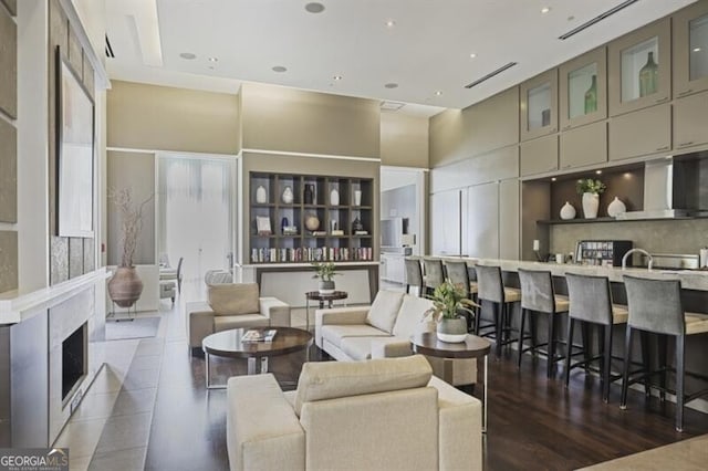 1820 Peachtree St Unit 311, Atlanta, GA 30309 - living area featuring a high ceiling