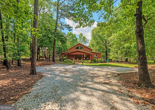 142 Hugh Dorsey Rd, Hartwell, GA 30643 - chalet / cabin with gravel driveway and a porch