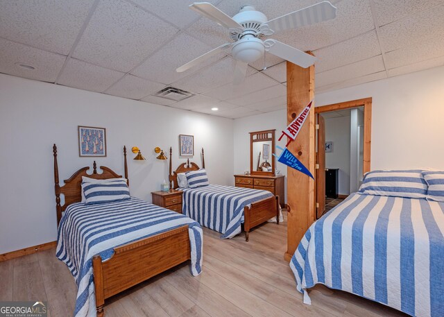 142 Hugh Dorsey Rd, Hartwell, GA 30643 - bedroom with a drop ceiling, light wood-type flooring, recessed lighting, and ceiling fan