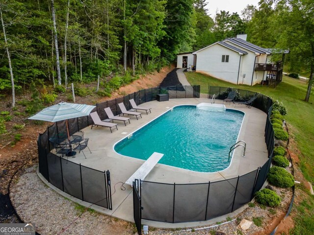 138 Mccombs Dr Unit 7, Blairsville, GA 30512 - view of swimming pool with a patio area and a diving board