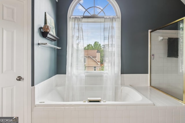 840 Yosemite Dr, Suwanee, GA 30024 - full bath featuring a garden tub