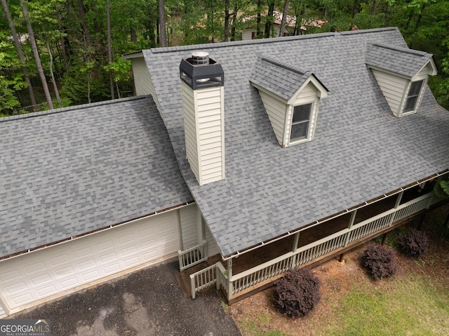 aerial view of property and surrounding area