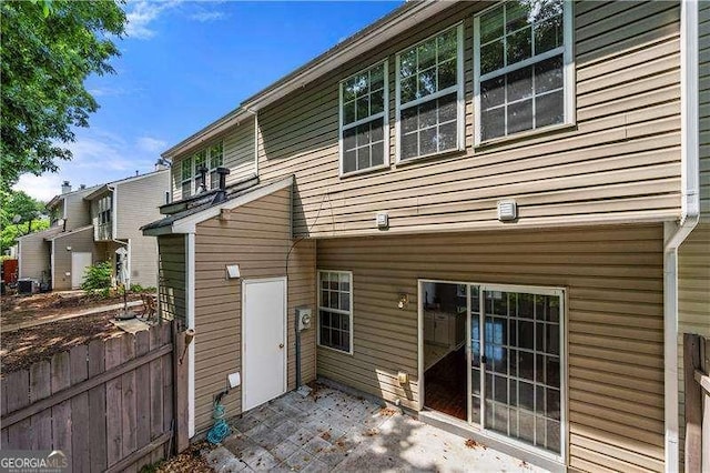 1135 Kilmington Ct, Alpharetta, GA 30009 - back of property featuring a patio area