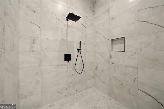 2150 Tidwell Ln Unit 5, Atlanta, GA 30318 - full bath with tiled shower