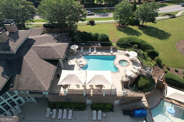 bird's eye view of a pool area