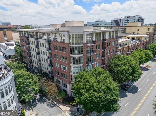 view of apartment building / complex