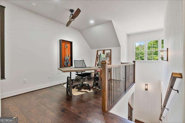 home office featuring lofted ceiling, wood finished floors, recessed lighting, baseboards, and a ceiling fan