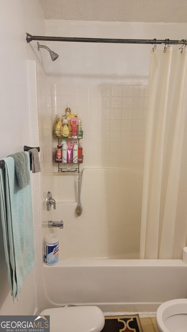 6880 Mountain Cir, Riverdale, GA 30274 - full bathroom with toilet and shower / tub combo with curtain
