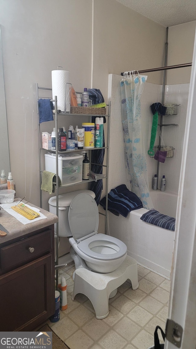 6880 Mountain Cir, Riverdale, GA 30274 - full bathroom featuring toilet, tile patterned floors, shower / bathtub combination with curtain, and a textured ceiling
