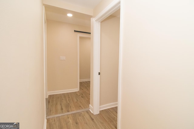 346 Grant Ave, Macon, GA 31201 - hall featuring light wood-style floors, recessed lighting, and baseboards