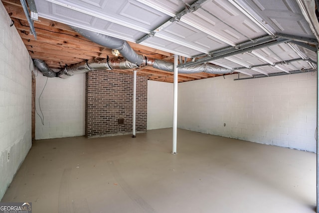 121 Stonewood Dr, Toccoa, GA 30577 - unfinished basement with concrete block wall