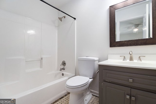 315 Hembree Grove Trce, Roswell, GA 30076 - full bath featuring vanity, toilet, bathing tub / shower combination, baseboards, and a ceiling fan