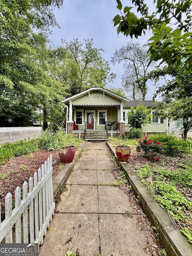 151 W Ellawood Ave, Cedartown, GA 30125 - bungalow-style home with a porch