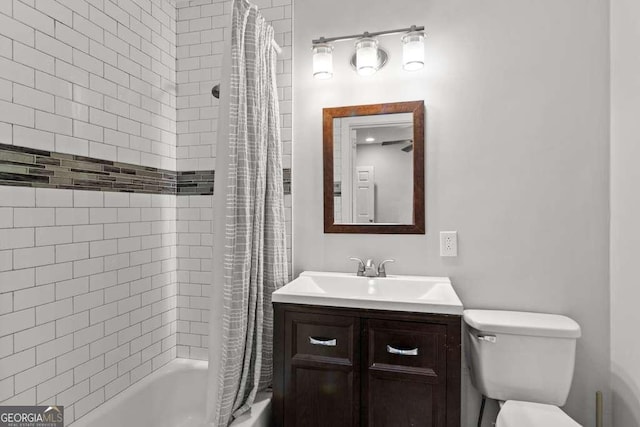 2025 Venetian Dr SW, Atlanta, GA 30311 - full bathroom with toilet, shower / bath combination with curtain, and vanity
