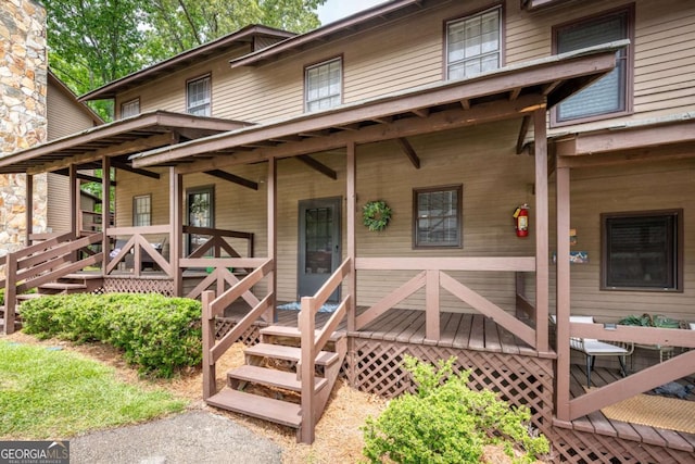 entrance to property with covered porch