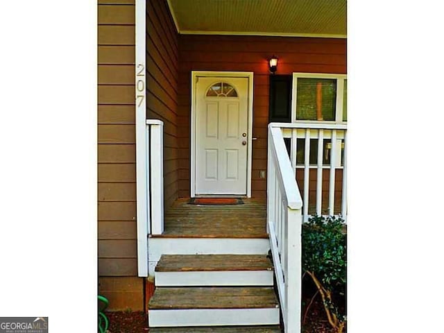 view of property entrance