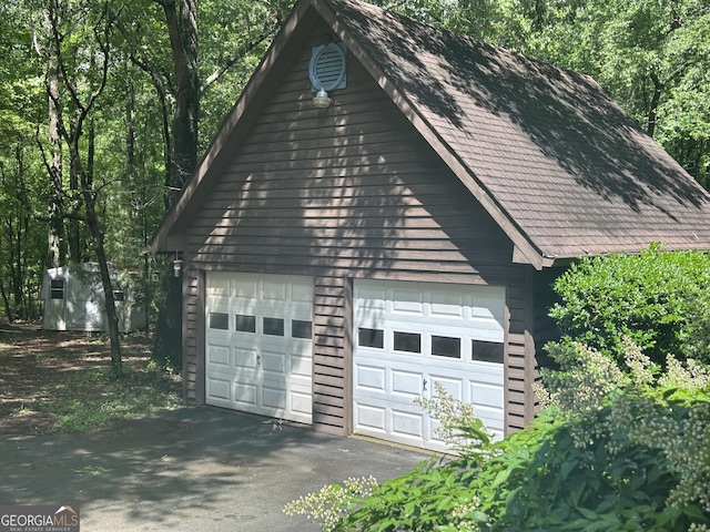 view of detached garage