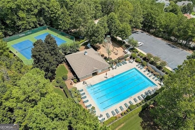 bird's eye view of a pool area