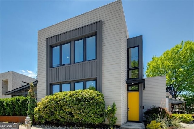 53 Daniel St SE, Atlanta, GA 30312 - contemporary house with board and batten siding