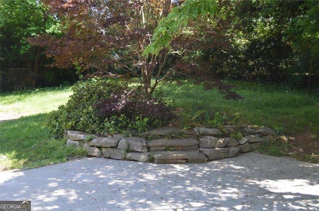 2381 Eastway Rd, Decatur, GA 30033 - view of yard with a patio area