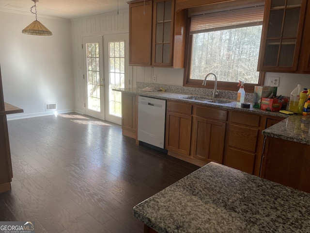 175 Thigpen Rd, Newnan, GA 30263 - kitchen featuring a sink, dishwashing machine, healthy amount of natural light, dark wood-style floors, and ornamental molding