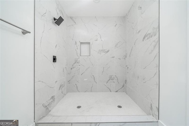 140 Racine St, Atlanta, GA 30314 - bathroom featuring a tile shower