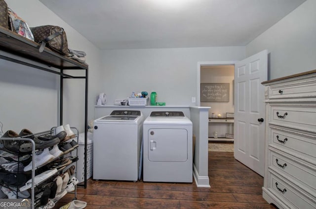 118 Arrowhead Dr, Cartersville, GA 30120 - clothes washing area with washing machine and dryer and dark wood-style flooring