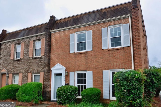 view of front facade with brick siding