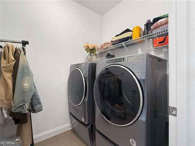 1127 Provence Ln, Decatur, GA 30033 - laundry room with washer and clothes dryer and baseboards