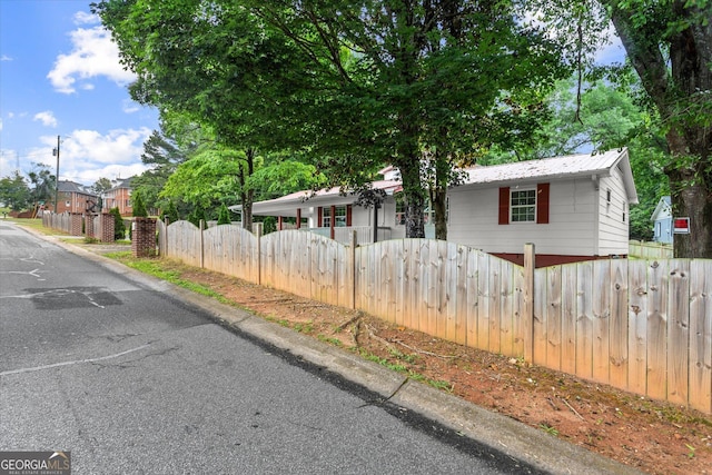 125 Sycamore Dr, Athens, GA 30606 - view of front of property featuring a metal roof