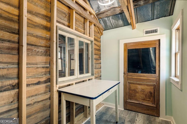 527 Main St, Suwanee, GA 30024 - interior space