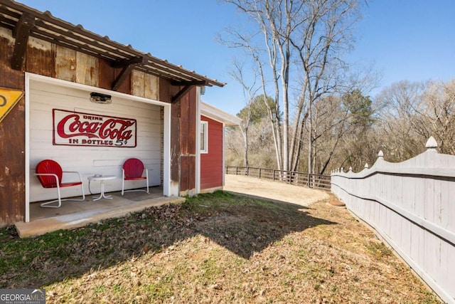527 Main St, Suwanee, GA 30024 - view of yard with fence
