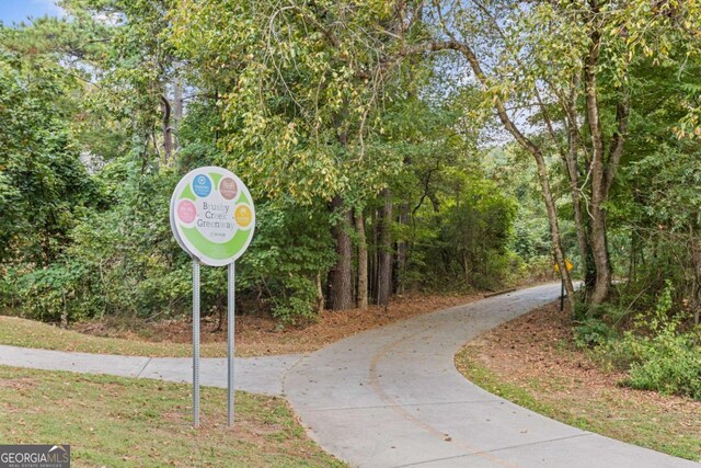 527 Main St, Suwanee, GA 30024 - view of surrounding community