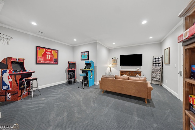 living room featuring recessed lighting, ornamental molding, baseboards, and carpet
