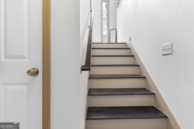 10 Piedmont Ln, Cartersville, GA 30120 - view of staircase