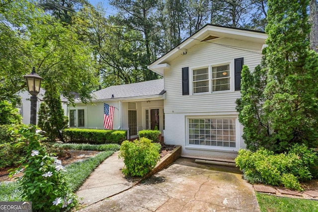 view of front of property