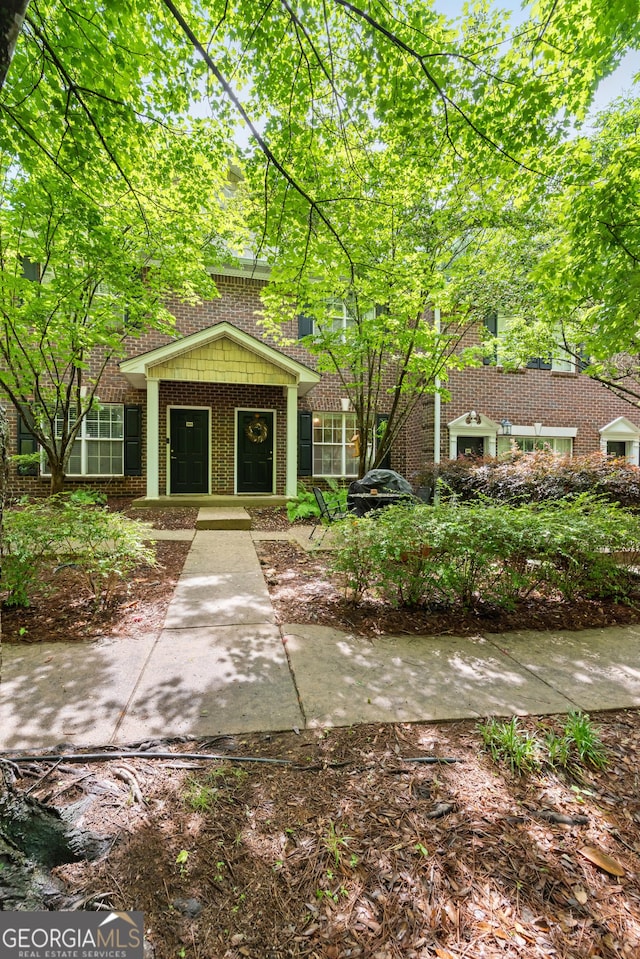 view of front facade with brick siding