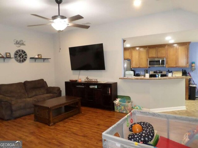 124 Fontenot Dr, Savannah, GA 31405 - living area with wood finished floors, a ceiling fan, and recessed lighting