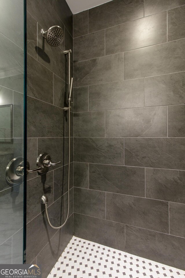 1050 Forrest Highlands, Greensboro, GA 30642 - bathroom with a stall shower