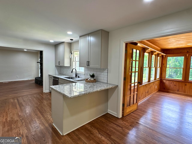 3340 Zingara Rd, Conyers, GA 30012 - kitchen featuring plenty of natural light, a sink, dark wood-style floors, baseboards, and recessed lighting