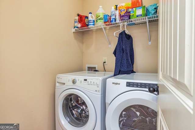 139 Village Park Dr, Newnan, GA 30265 - laundry area featuring washing machine and clothes dryer