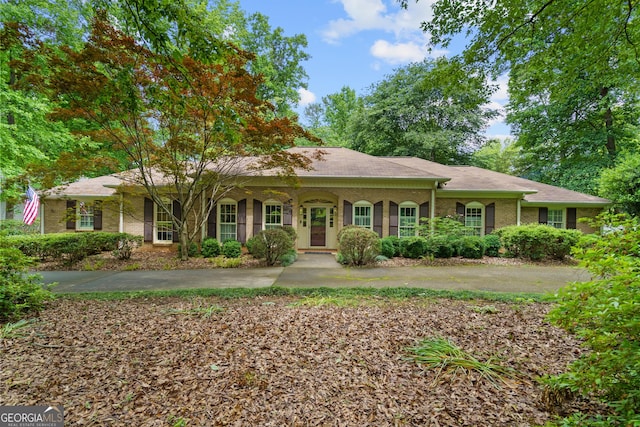 11190 Hembree Springs Dr, Roswell, GA 30076 - ranch-style home with brick siding
