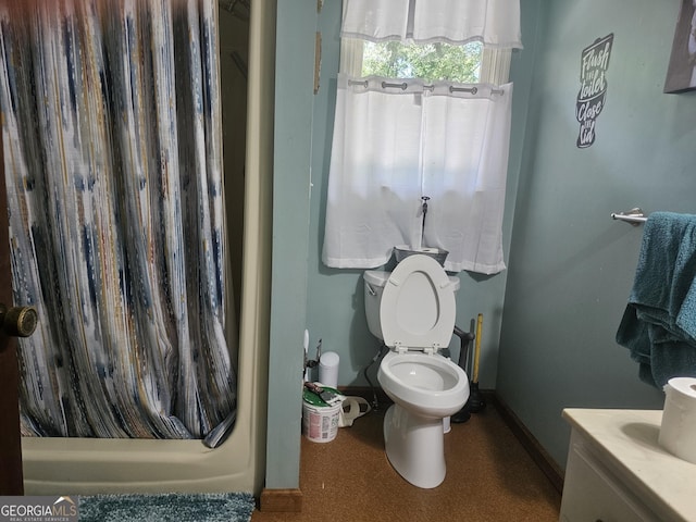 605 Smithville Church Rd, Warner Robins, GA 31088 - bathroom featuring baseboards, toilet, a shower with curtain, and vanity