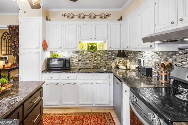 7 Stratford Dr, Athens, GA 30605 - kitchen featuring a sink, stainless steel appliances, under cabinet range hood, white cabinets, and a ceiling fan