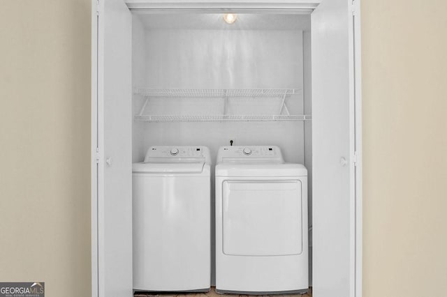 6359 Wedgeview Dr, Tucker, GA 30084 - washroom featuring separate washer and dryer