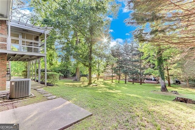1471 Robinhood Trl, Gainesville, GA 30501 - view of green lawn