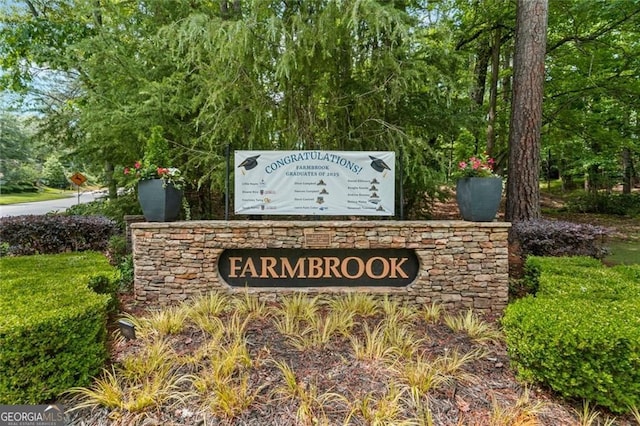view of community / neighborhood sign