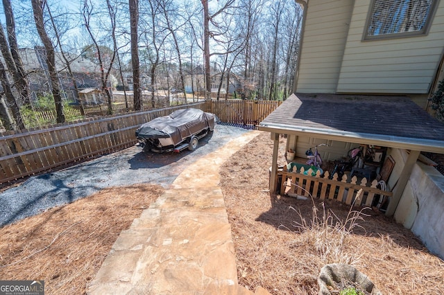 5034 Kingsbridge Pass, Powder Springs, GA 30127 - view of patio with a fenced backyard