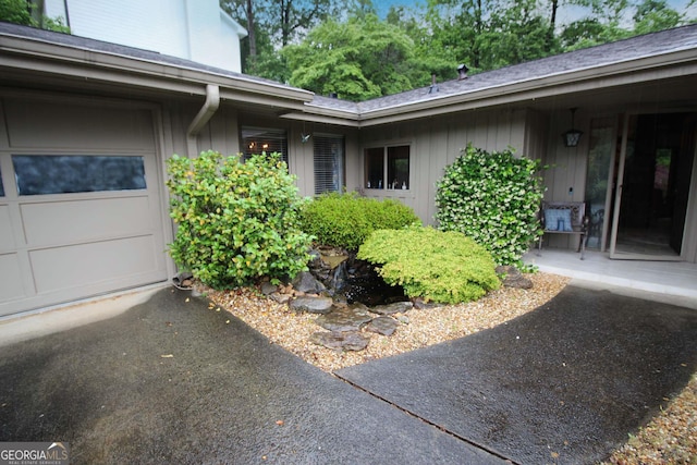 3353 Greenfield Dr, Marietta, GA 30068 - entrance to property featuring an attached garage